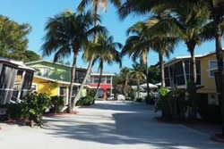 pet friendly hotel in taos, new mexico: indian hills inn, taos plaza