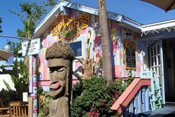 Pet friendly restaurant in Sanibel, Florida: RC Otter's Island Eats